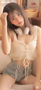 号舱房的女人 照片